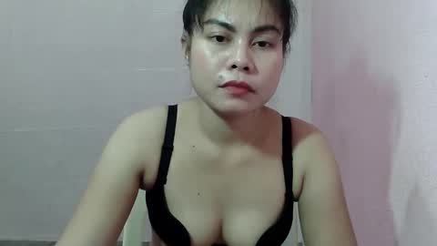 Snapshot of adorned_avah chatting on December 13, 12:50 pm Eve online show from December 13, 12:50 pm