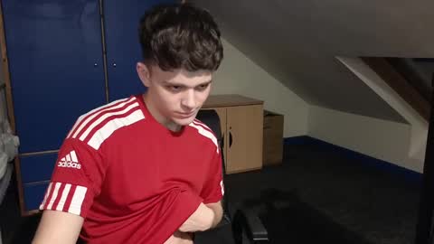 Snapshot of adr_twink chatting on March 10, 11:27 pm ADR Twink online show from March 10, 11:27 pm