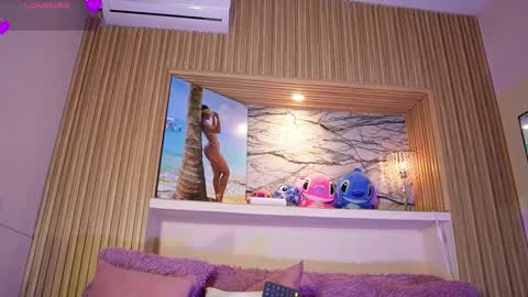 Adri crof online show from October 11, 4:12 am