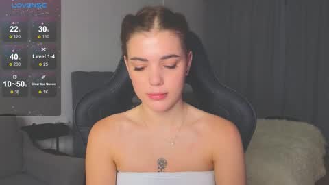 Adriana online show from October 19, 2:12 am