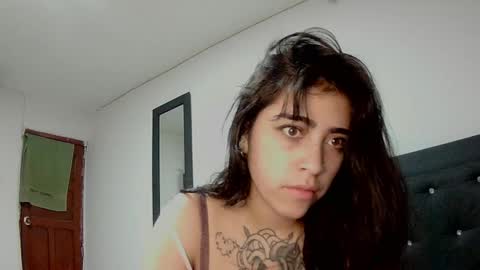 Snapshot of adri_gomez1 chatting on October 5, 7:50 am online show from October 5, 7:50 am