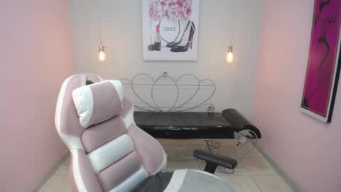 Adri  online show from May 2, 1:27 pm