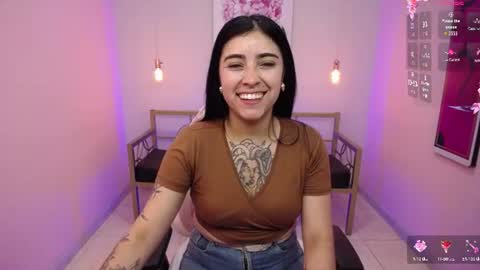 Snapshot of adri_gomez_1 chatting on June 21, 1:03 pm Adri online show from June 21, 1:03 pm