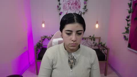 Snapshot of adri_gomez_1 chatting on June 30, 1:12 pm Adri online show from June 30, 1:12 pm