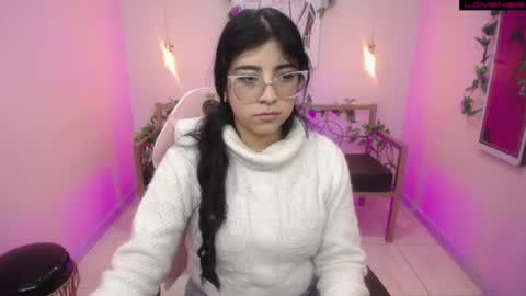Snapshot of adri_gomez_1 chatting on July 4, 1:17 pm Adri online show from July 4, 1:17 pm
