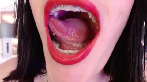 Adri online show from May 5, 3:58 am