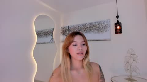 Adriana online show from May 11, 6:49 pm
