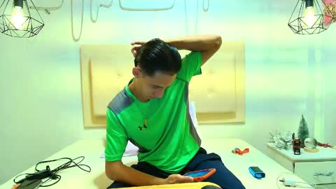 Snapshot of adrian_aa_21 chatting on March 18, 5:54 am adrian_aa_21 online show from March 18, 5:54 am