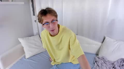 Adrian online show from December 4, 4:16 pm