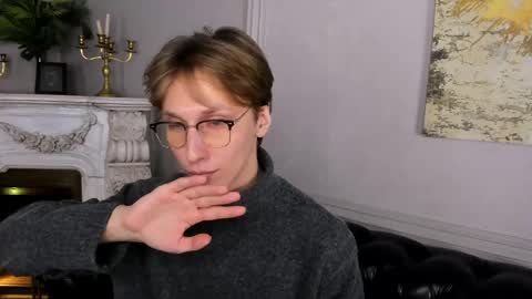 Adrian online show from December 5, 4:12 pm