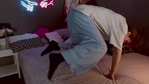 Adrian online show from December 7, 7:43 pm