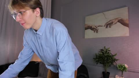 Adrian online show from December 10, 2:06 pm
