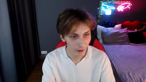 Adrian online show from December 15, 4:04 pm