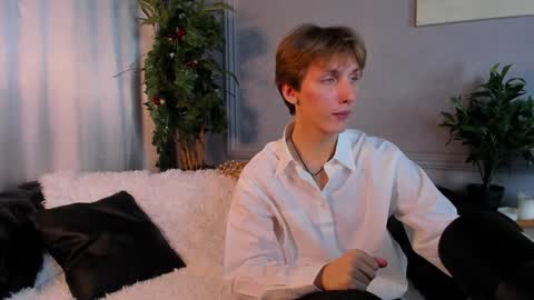 Adrian online show from December 17, 6:53 pm