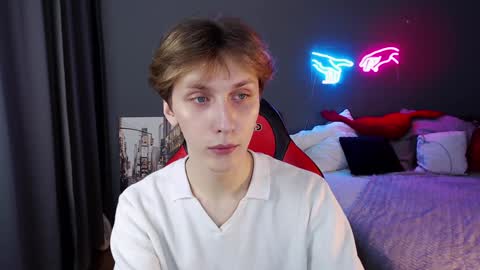 Adrian online show from December 20, 5:57 am