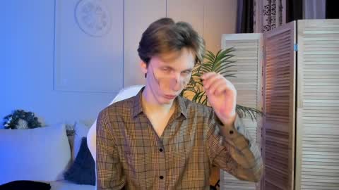 Adrian online show from December 21, 5:03 am