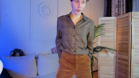 Adrian online show from December 21, 8:07 am