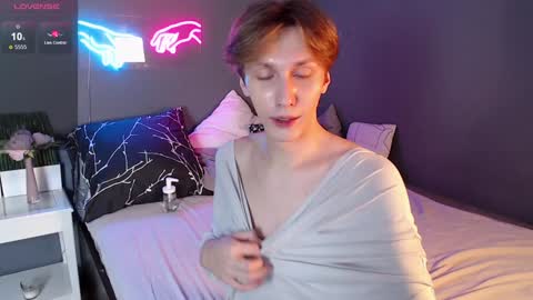 Adrian online show from December 29, 9:06 am