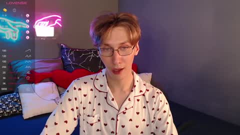 Adrian online show from January 28, 7:32 pm