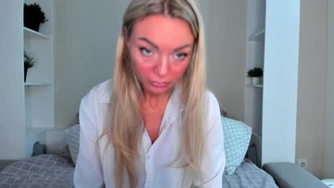 Snapshot of adriana_coy_ chatting on January 17, 10:22 am Adriana online show from January 17, 10:22 am