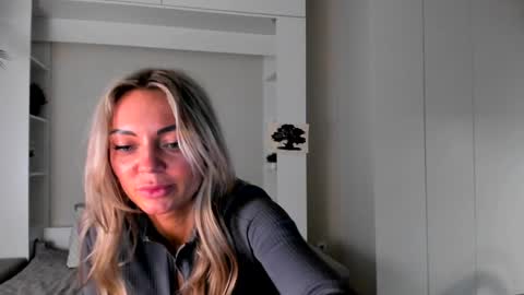 Snapshot of adriana_coy_ chatting on January 22, 12:17 pm Adriana online show from January 22, 12:17 pm