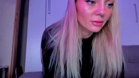 Snapshot of adriana_coy_ chatting on January 26, 9:29 pm Adriana online show from January 26, 9:29 pm
