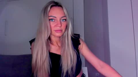 Snapshot of adriana_coy_ chatting on January 29, 5:56 pm Adriana online show from January 29, 5:56 pm