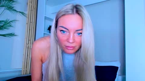 Snapshot of adriana_coy_ chatting on February 1, 6:32 am Adriana online show from February 1, 6:32 am