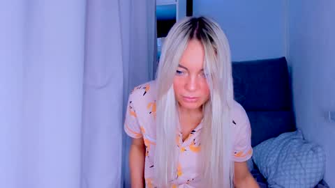 Snapshot of adriana_coy_ chatting on February 26, 6:04 am Adriana online show from February 26, 6:04 am