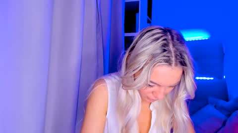 Snapshot of adriana_coy_ chatting on February 27, 5:04 pm Adriana online show from February 27, 5:04 pm