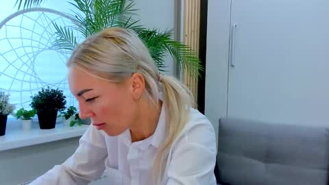 Snapshot of adriana_coy_ chatting on September 29, 6:29 am Adriana online show from September 29, 6:29 am