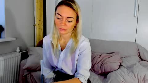 Snapshot of adriana_coy_ chatting on April 25, 9:34 am Adriana online show from April 25, 9:34 am