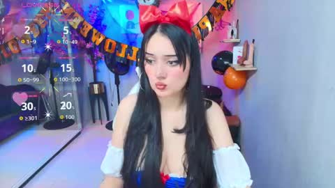 Snapshot of adriana_miller chatting on October 31, 12:06 pm Adri online show from October 31, 12:06 pm