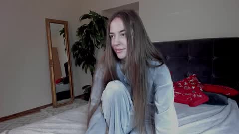 Snapshot of adrianacult chatting on January 11, 6:29 am Adriana online show from January 11, 6:29 am