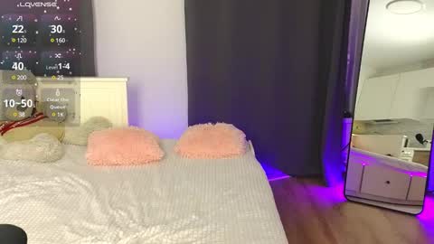 adrianawow1 online show from March 6, 3:46 am