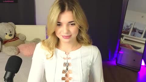 adrianawow1 online show from March 7, 9:27 pm