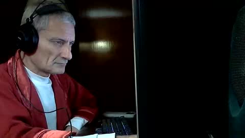 Snapshot of adrianlatino chatting on June 10, 12:55 am Adrian online show from June 10, 12:55 am