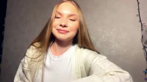 Snapshot of adriannemuldowney chatting on March 16, 3:49 pm Caroline online show from March 16, 3:49 pm