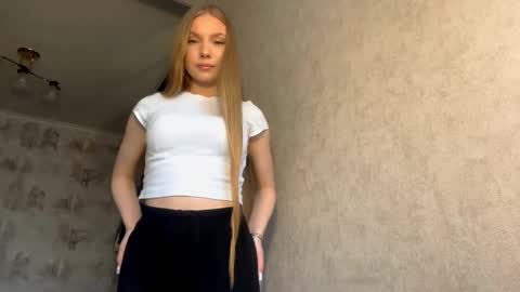 Snapshot of adriannemuldowney chatting on March 26, 1:38 pm Caroline online show from March 26, 1:38 pm