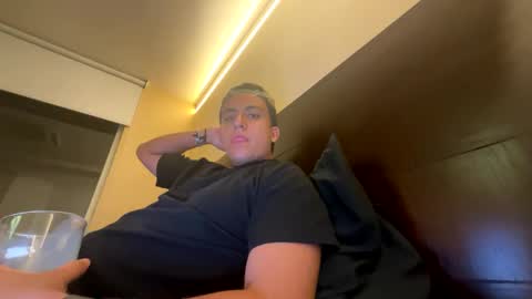 adriannn222 online show from September 18, 5:31 am