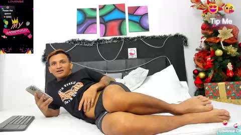 Snapshot of adriano_bigcock chatting on December 20, 1:58 am Adrian online show from December 20, 1:58 am