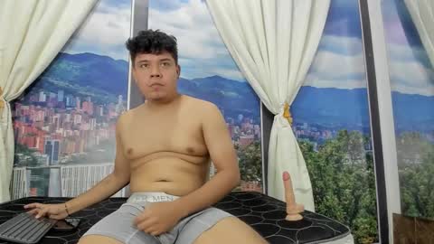 adrianwalkerr online show from March 20, 5:45 am