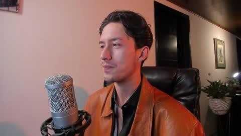 Adrian Williams online show from November 20, 9:36 pm