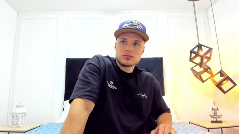 Adrein Roche online show from February 1, 11:16 pm