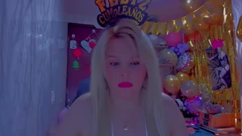 adriiana_fox_ online show from March 10, 5:29 pm