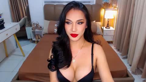 Ur Dream girl online show from February 25, 2:44 pm