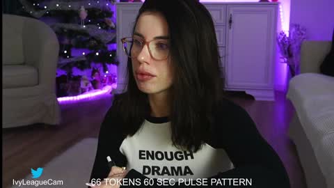 Aelia online show from December 13, 9:35 am