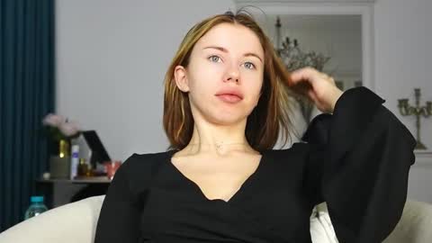 Aelia online show from October 2, 4:19 am