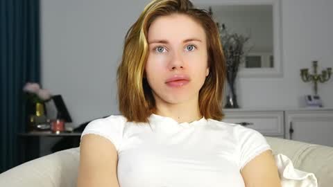 Aelia online show from October 10, 4:22 am