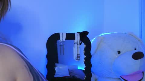 Aelia online show from March 14, 6:13 pm